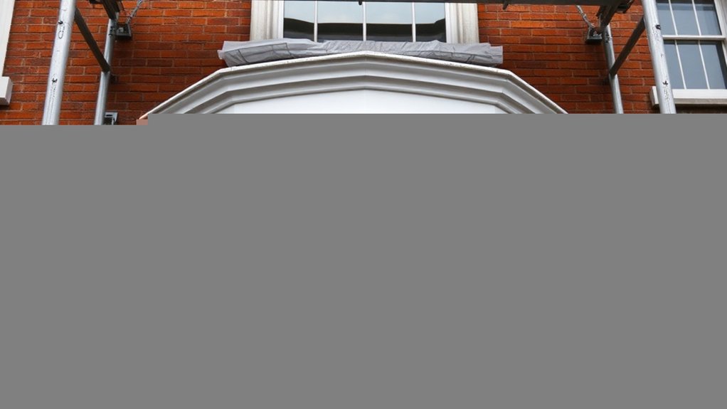Bay Windows Whitechapel